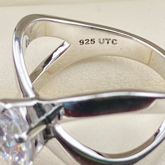 UTC 925 Sterling Silver Heart Shaped CZ, Love & Romance Ring Size 8 - 5.7 Gm. - Picture 14 of 15